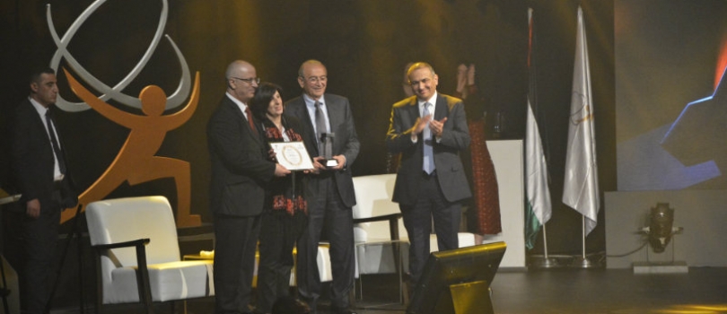 جمعية عايشة لحماية المرأة والطفل تفوز بالمركز الثاني في جائزة فلسطين الدولية للتميز والابداع 2016