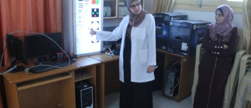 Doing an Eye test in Aisha association for trainees 
