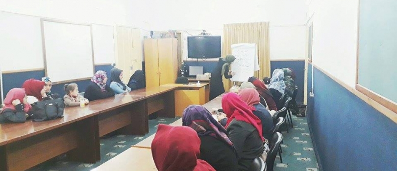 ورشة  توعية  حول موضوع الزواج والأثار المترتبة عليه من نفقة ومهر والتفريق بكافة أنواعه، والولاية والسن القانوني لحضانه الأطفال.