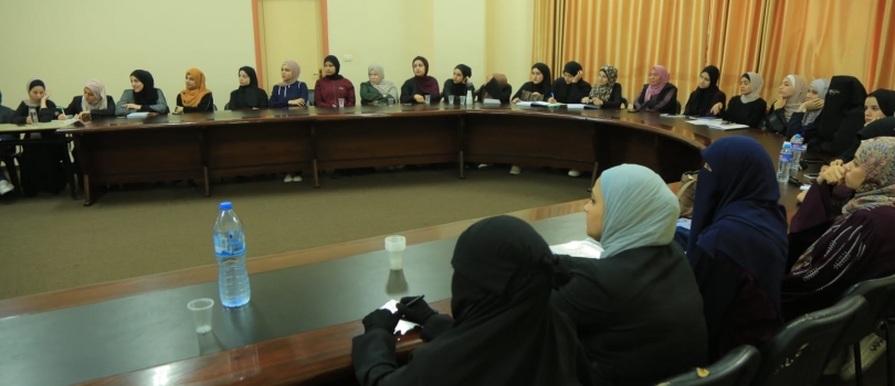 العيادة القانونية في جمعية عايشة تنفذ جلسات توعية حول "دور مؤسسات المجتمع المدني في تنمية قدرات الخريجين الشرعيين"